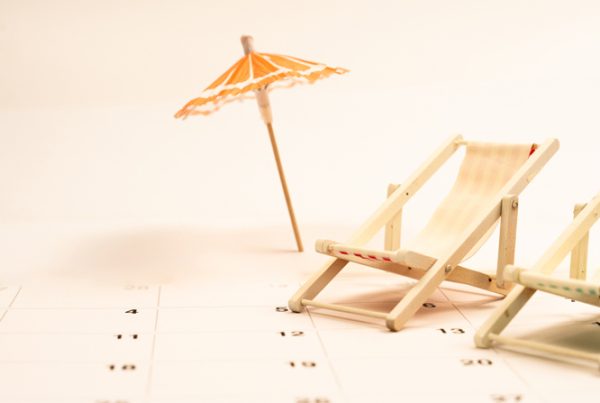 Image illustrates the concept of holiday pay and leave to accompany a blog about new holiday pay and leave requirements in the UK.