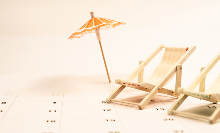 Image illustrates the concept of holiday pay and leave to accompany a blog about new holiday pay and leave requirements in the UK.