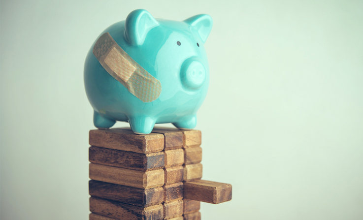 Image of piggy bank that illustrates a cash flow trap for businesses.
